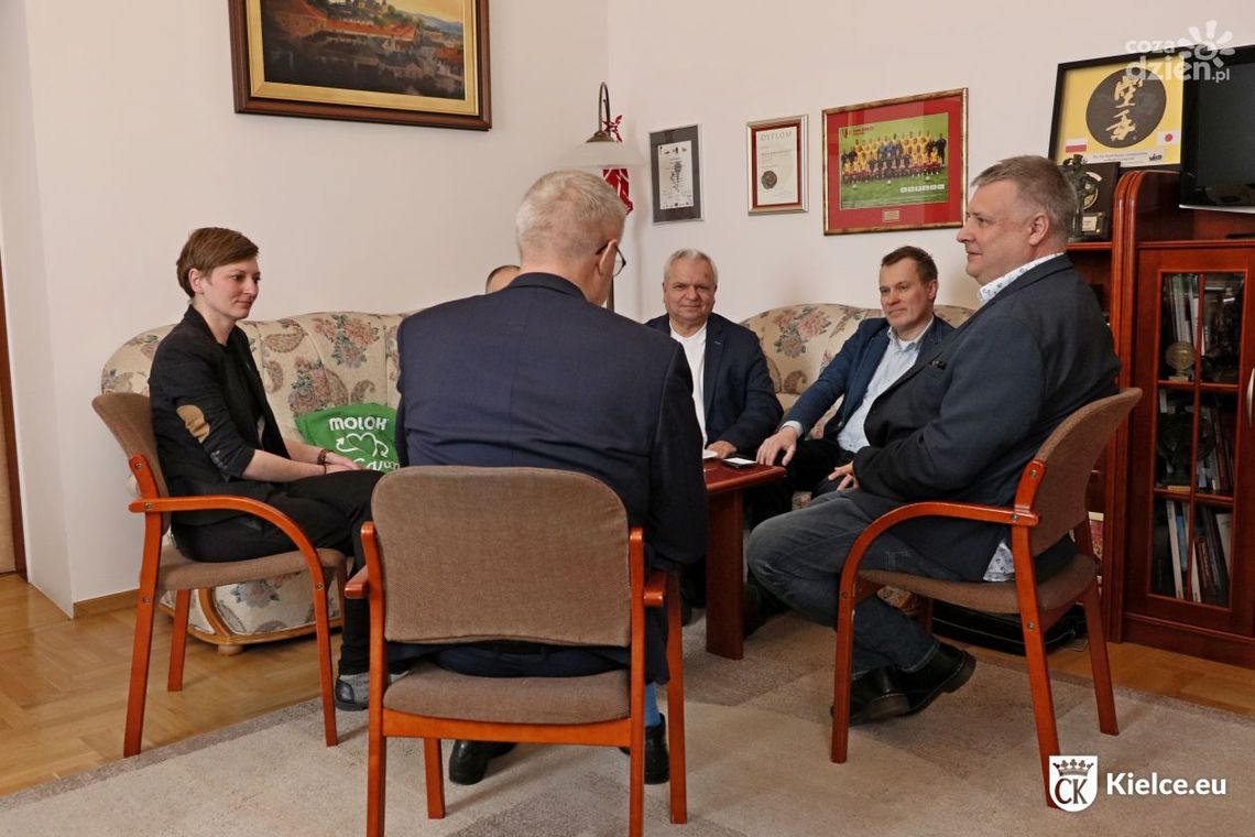 Spotkanie władz miasta z przedstawicielami firmy z Finlandii Spotkanie władz miasta z przedstawicielami firmy z Finlandii