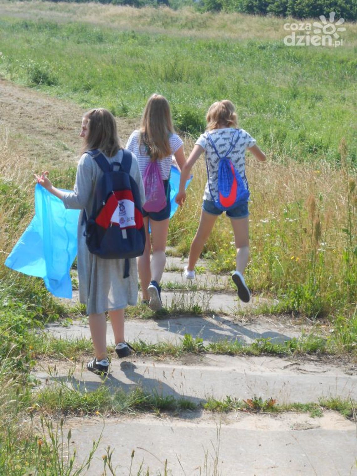 Sprzątanie Ostrowca i brzegów Kamiennej Sprzątanie Ostrowca i brzegów Kamiennej