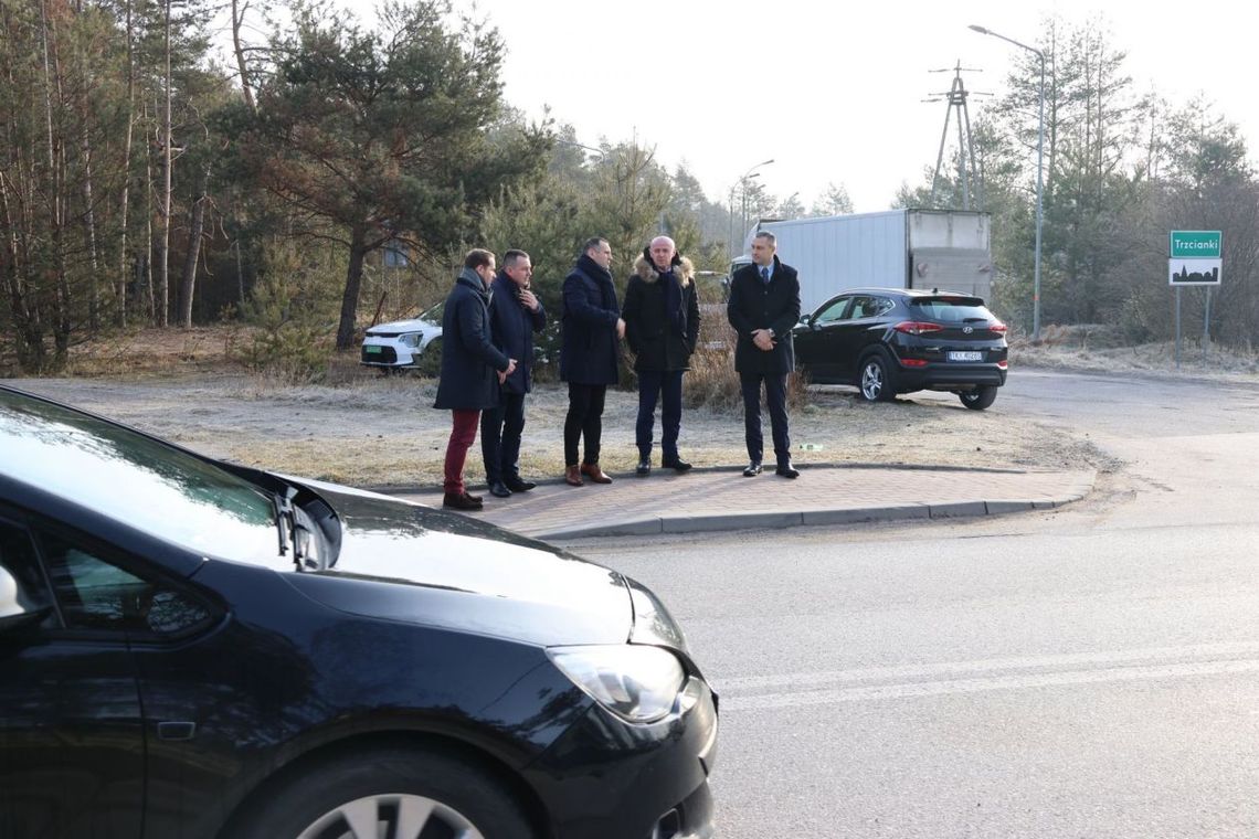 Środki na roboty drogowe w Nowinach Środki na roboty drogowe w Nowinach