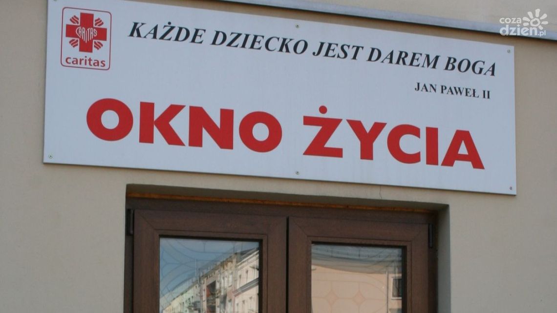 Stan noworodka znalezionego w oknie życia jest ciężki Stan noworodka znalezionego w oknie życia jest ciężki