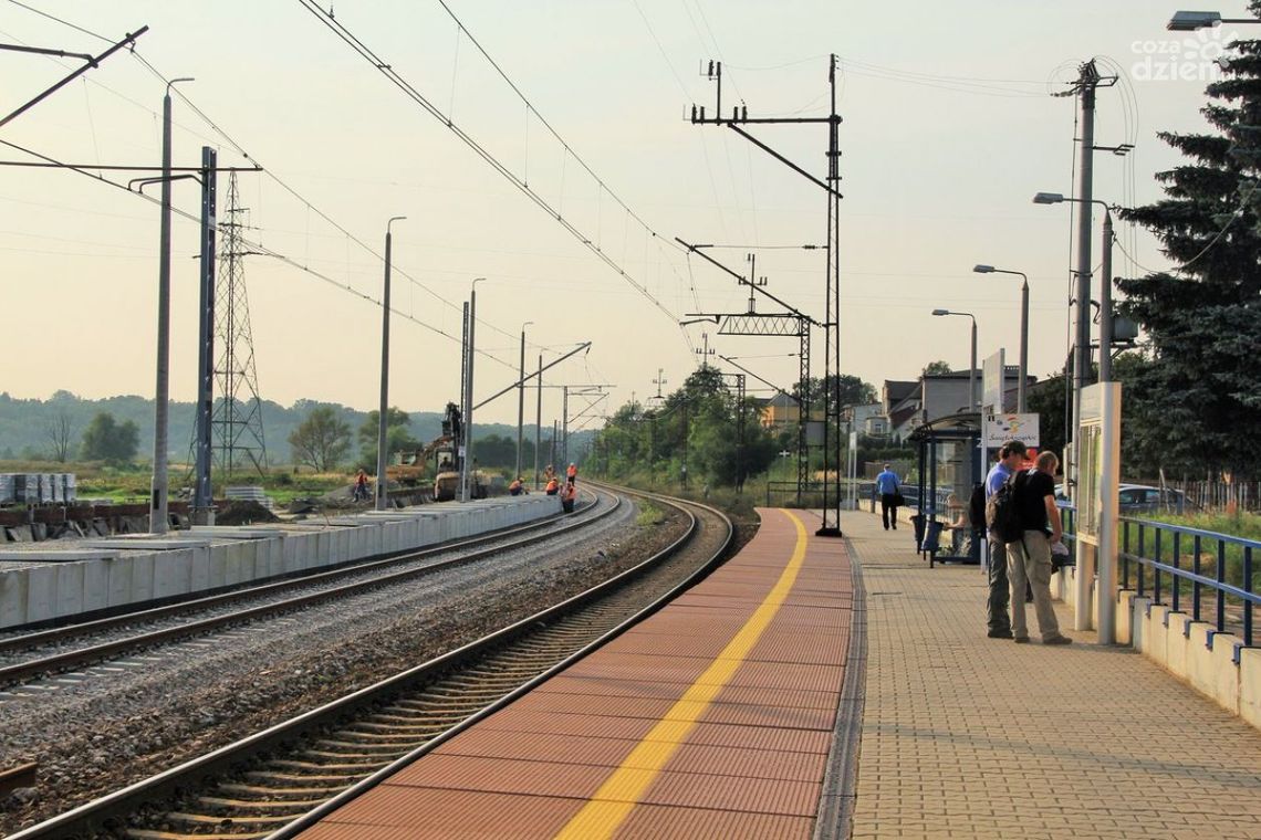 Starachowice - Skarżysko Kamienna: siedem peronów wyremontowanych Starachowice - Skarżysko Kamienna: siedem peronów wyremontowanych
