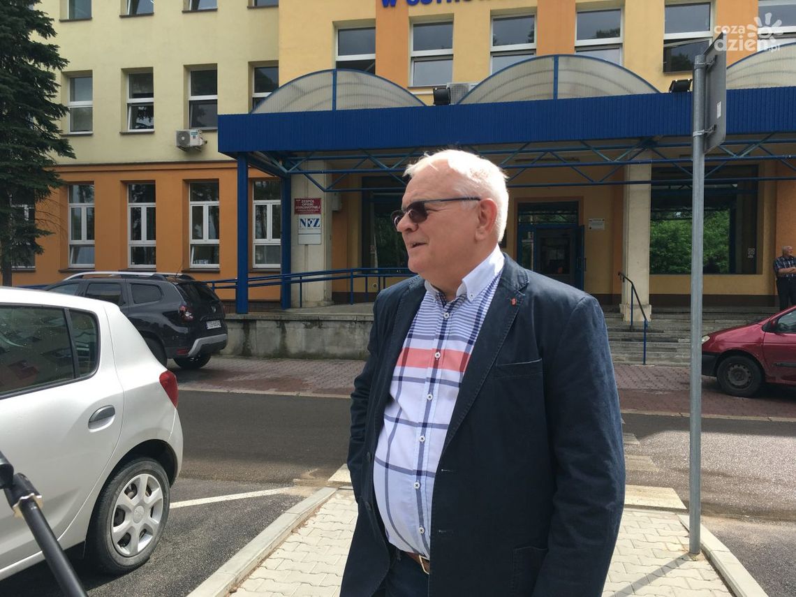 Starosta ostrowiecki nie przyjmuje rezygnacji z pracy dyrektora szpitala Starosta ostrowiecki nie przyjmuje rezygnacji z pracy dyrektora szpitala