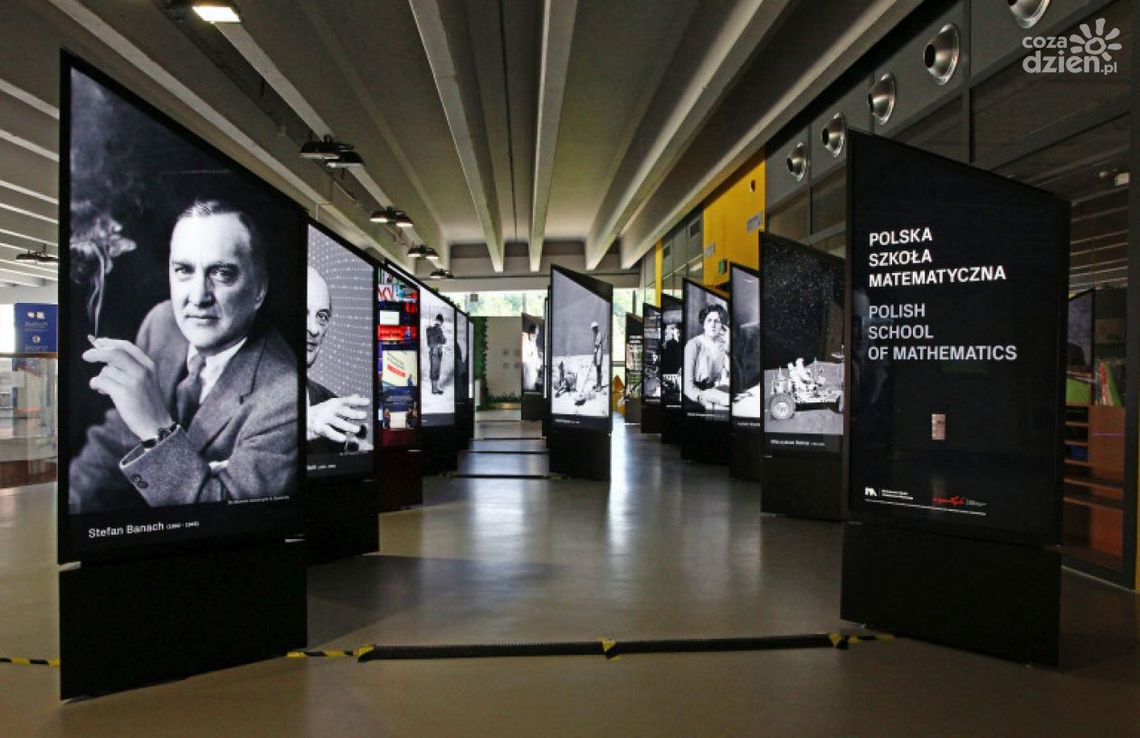 Sto lat polskiej nauki na wystawie Sto lat polskiej nauki na wystawie