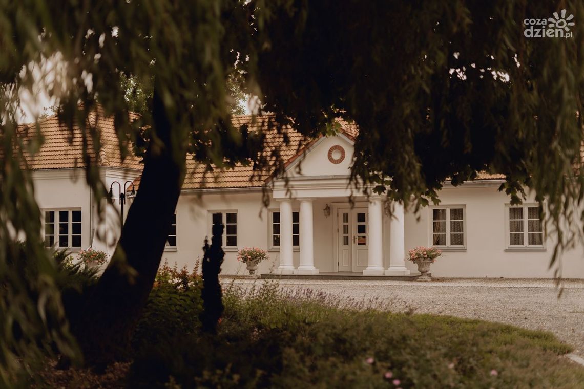 Stowarzyszenie Krzemienna Dolina zaprasza na filmową wersję legendy o zakochanych zaklętych w łabędzie Stowarzyszenie Krzemienna Dolina zaprasza na filmową wersję legendy o zakochanych zaklętych w łabędzie