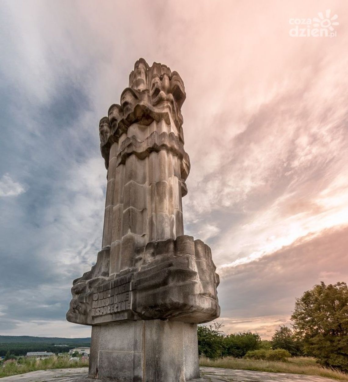Stowarzyszenie Spójnik nabyło komunistyczny pomnik z Kadzielni Stowarzyszenie Spójnik nabyło komunistyczny pomnik z Kadzielni