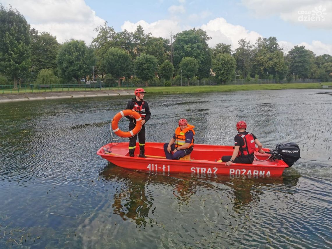 Straż i policja patrolują miejsca letniego wypoczynku
