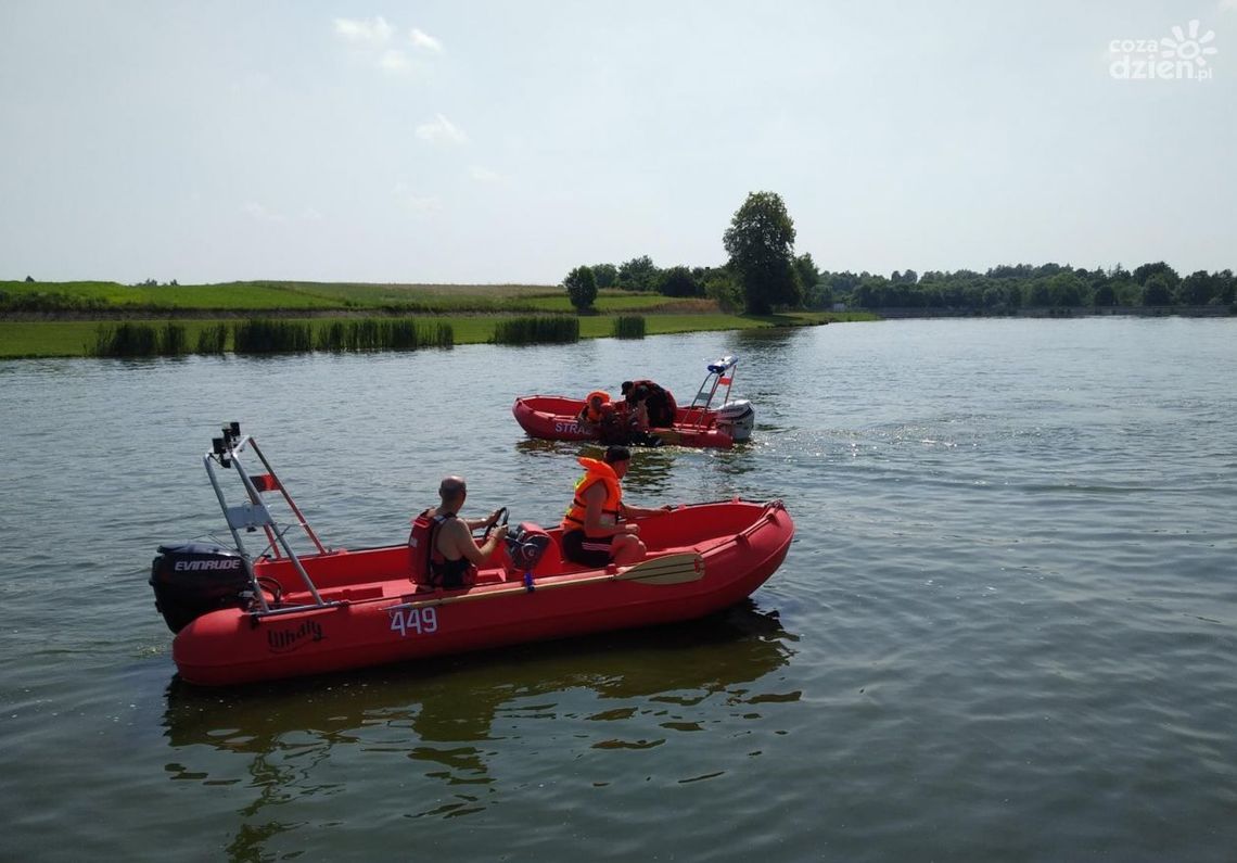 Strażacy ćwiczyli na wodzie Strażacy ćwiczyli na wodzie