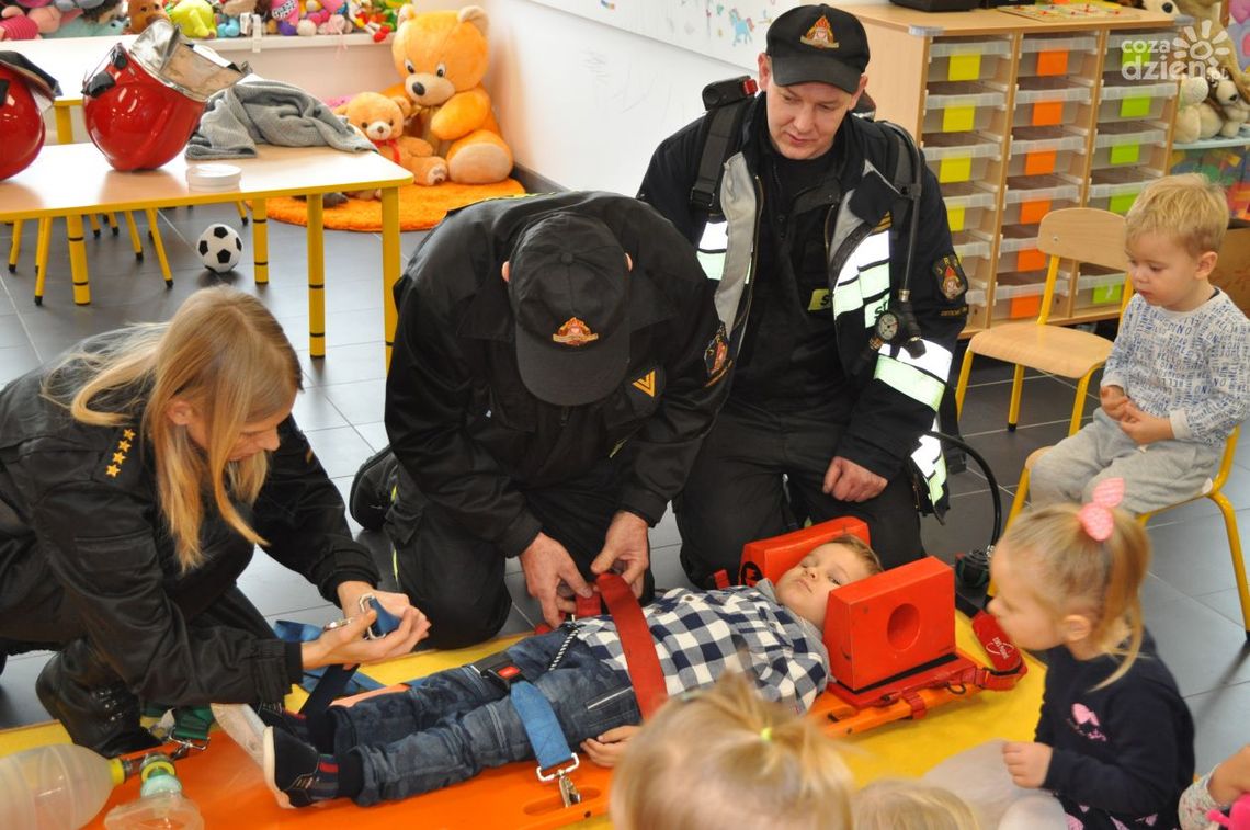 Strażacy u przedszkolaków Strażacy u przedszkolaków