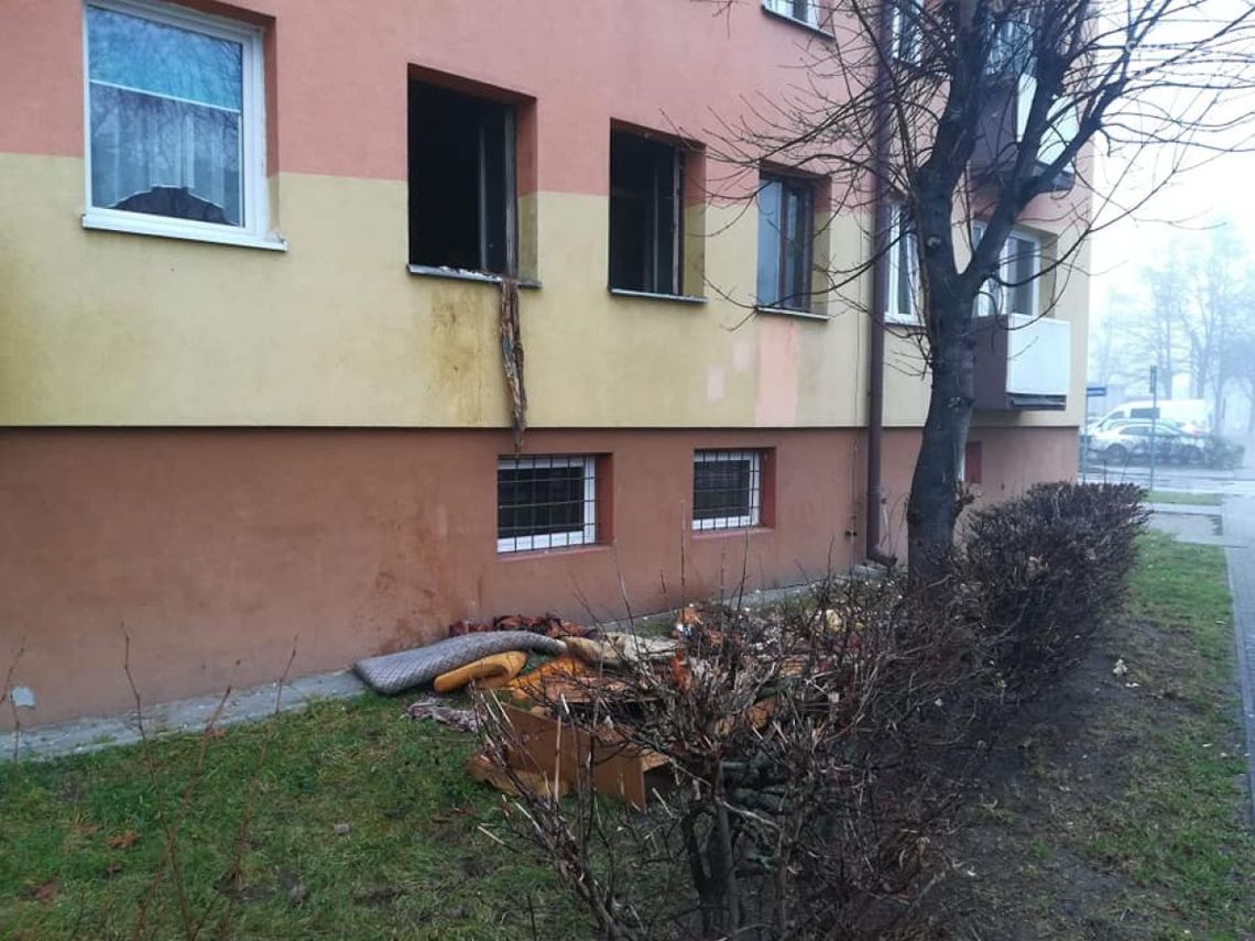 Strażacy uratowali mężczyznę z płomieni Strażacy uratowali mężczyznę z płomieni