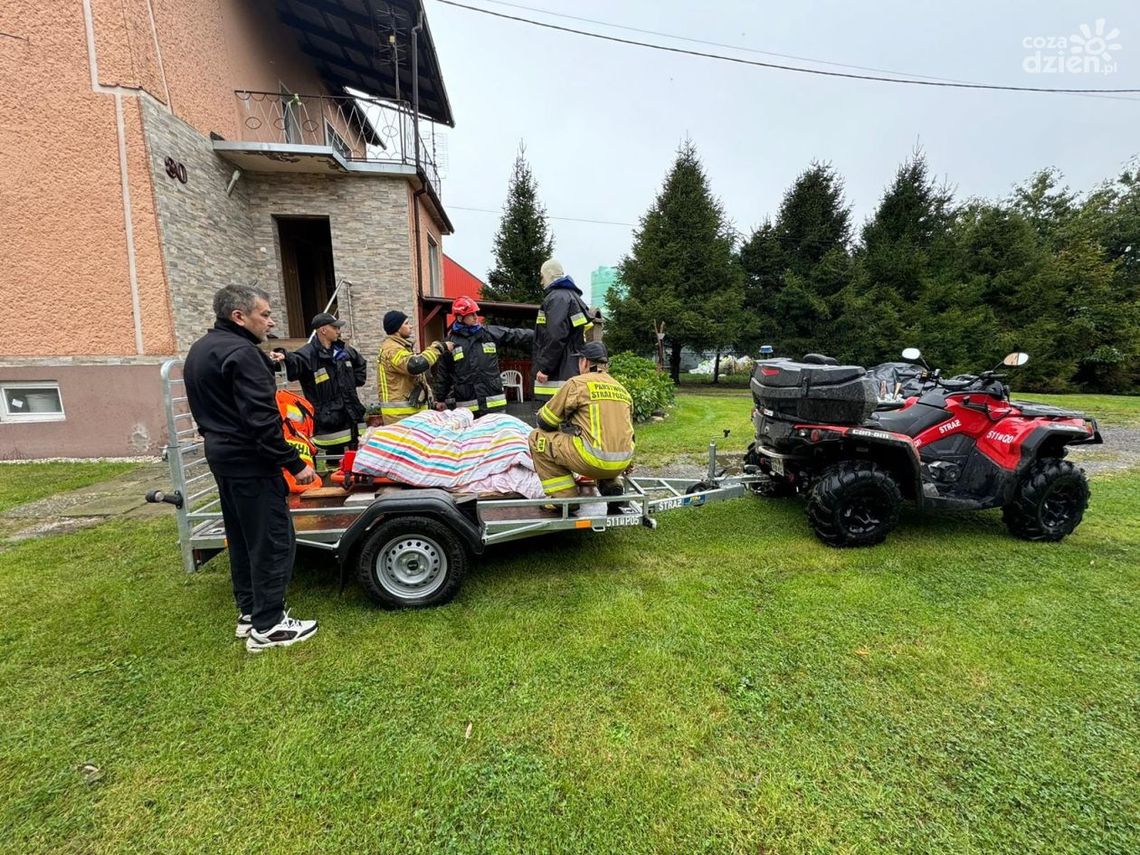 Strażacy ze świętokrzyskiego walczą z powodzią na Dolnym Śląsku Strażacy ze świętokrzyskiego walczą z powodzią na Dolnym Śląsku