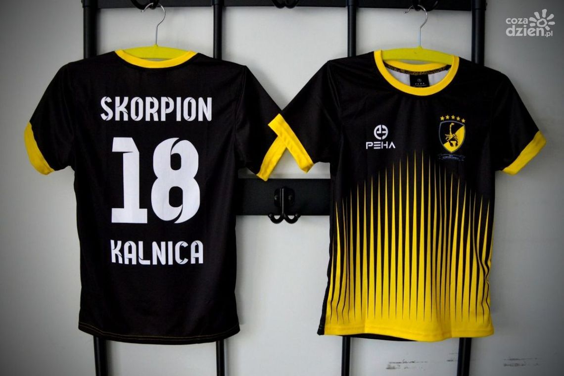 Stroje piłkarskie – jak przygotować profesjonalny komplet dla drużyny? Stroje piłkarskie – jak przygotować profesjonalny komplet dla drużyny?