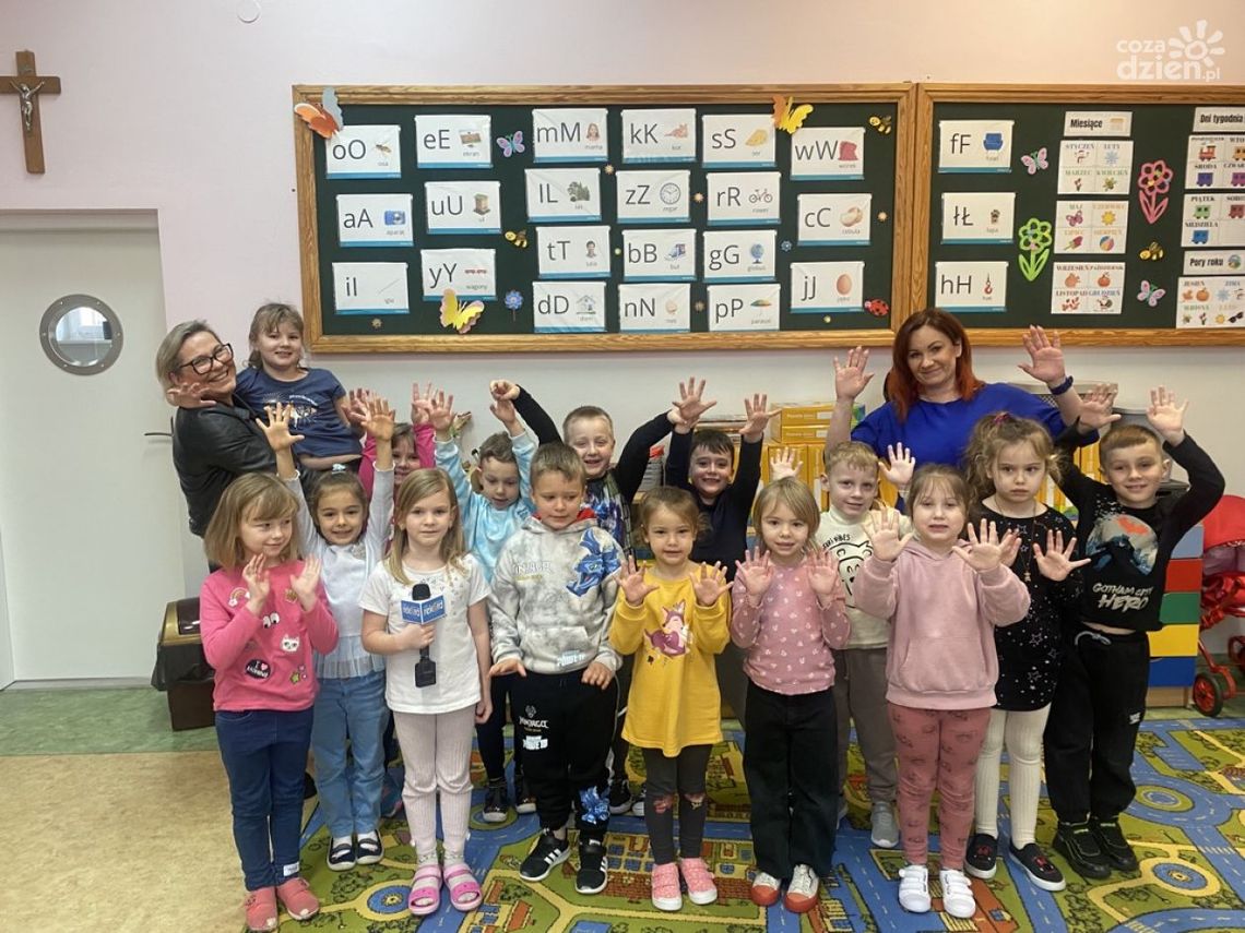 "Strzał w 10-tkę" - mali reporterzy rozmawiają o kobietach