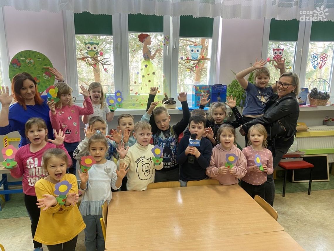 "Strzał w 10-tkę" - mali reporterzy rozmawiają o wiośnie