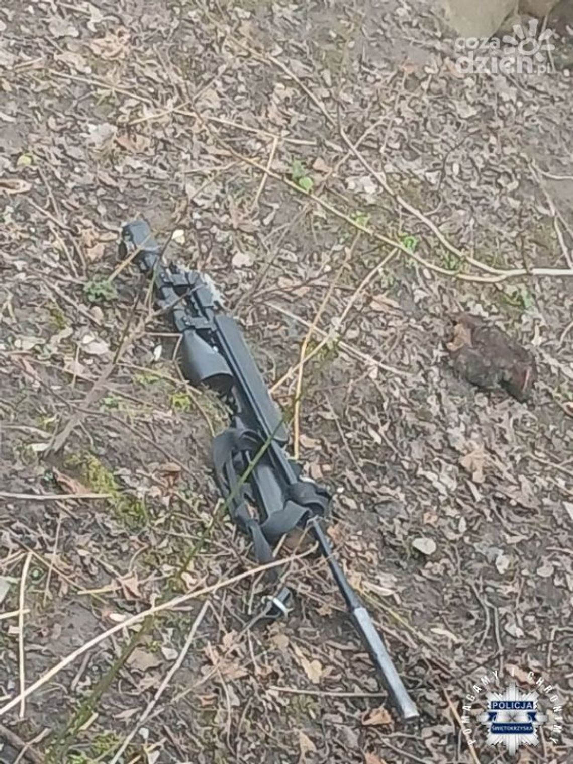 Strzelał w kierunku policjantki. 34-latek z gminy Ożarów aresztowany na trzy miesiące Strzelał w kierunku policjantki. 34-latek z gminy Ożarów aresztowany na trzy miesiące