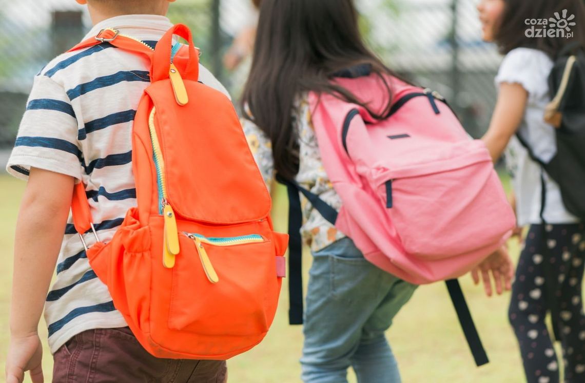 Stypendia szkolne dla uczniów w trudnej sytuacji materialnej Stypendia szkolne dla uczniów w trudnej sytuacji materialnej