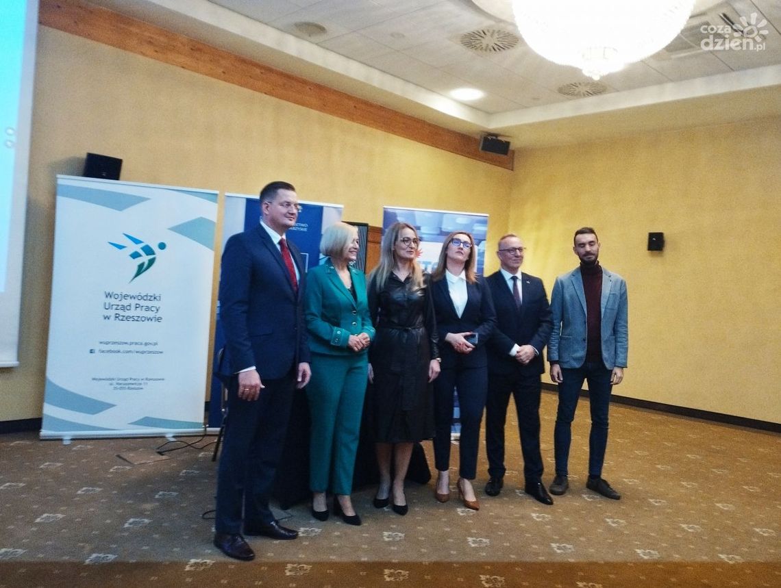 Superwizja w poradnictwie zawodowym i w walce z bezrobociem Superwizja w poradnictwie zawodowym i w walce z bezrobociem