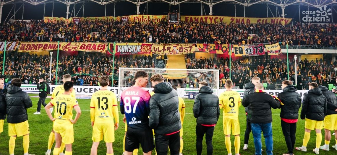 Surowa kara dla Korony za oprawę na meczu z Widzewem Surowa kara dla Korony za oprawę na meczu z Widzewem