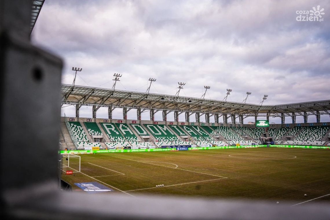 Surowe kary po meczu w Radomiu. Rekordowa grzywna dla Radomiaka, zawieszenie dla Feio, anulowana czerwona kartka Cebuli Surowe kary po meczu w Radomiu. Rekordowa grzywna dla Radomiaka, zawieszenie dla Feio, anulowana czerwona kartka Cebuli