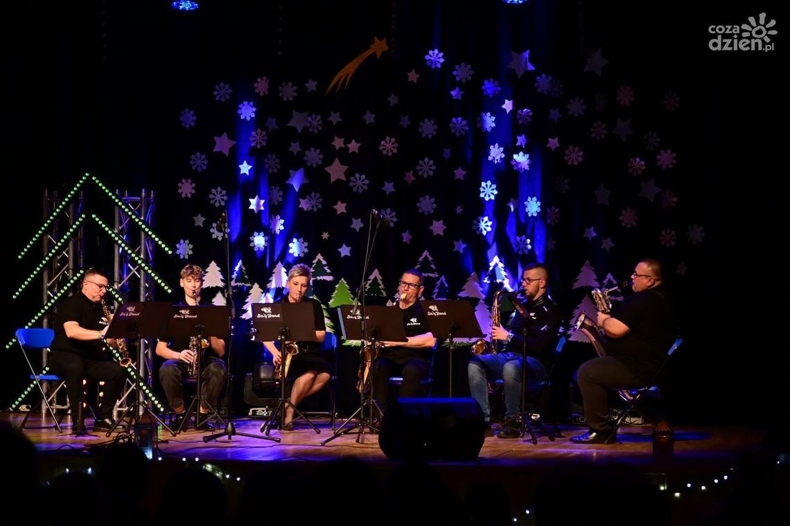 Świąteczna atmosfera nadal trwa! Kolędowanie w Ćmielowie Świąteczna atmosfera nadal trwa! Kolędowanie w Ćmielowie