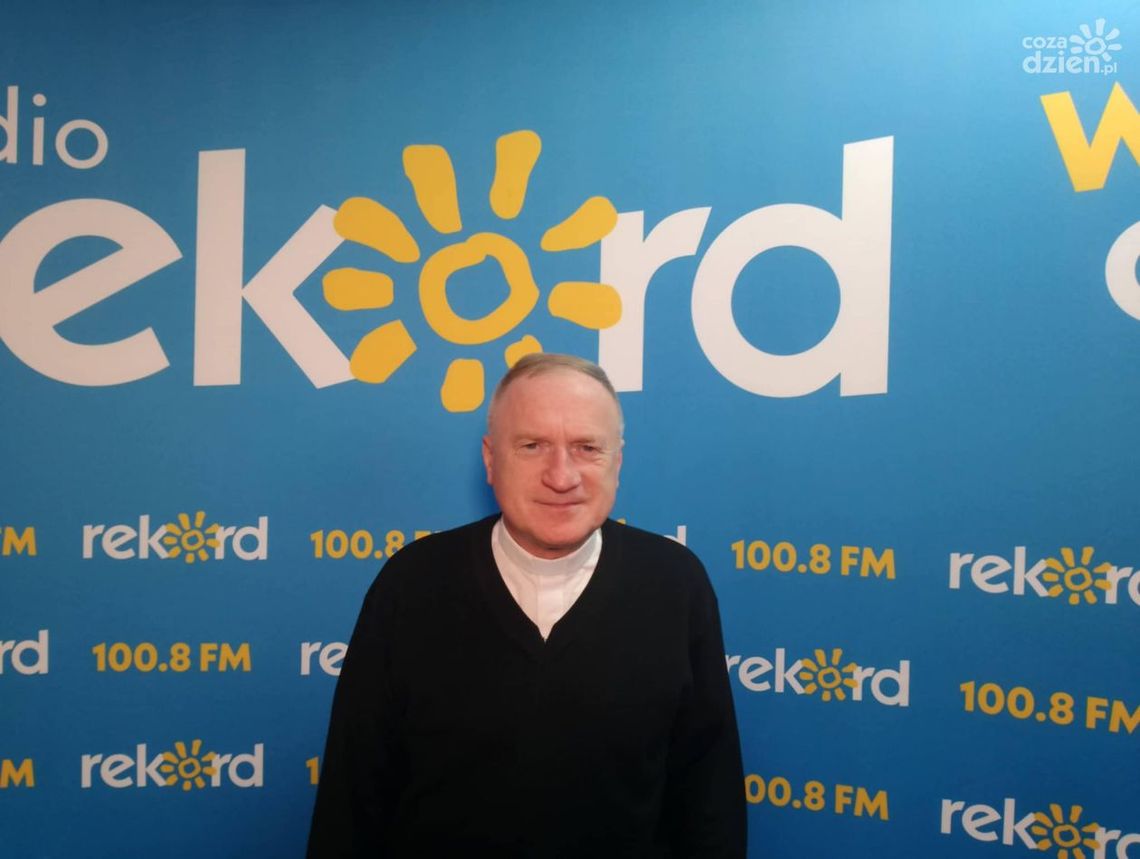 Świąteczne tradycje: Rozmowa z Proboszczem z kieleckiego Barwinka Świąteczne tradycje: Rozmowa z Proboszczem z kieleckiego Barwinka