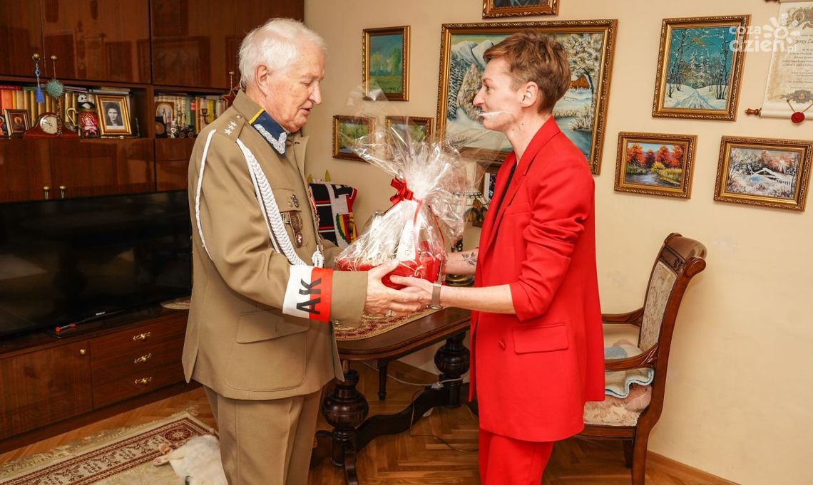 Świąteczne życzenia dla uczestników Powstania Warszawskiego Świąteczne życzenia dla uczestników Powstania Warszawskiego