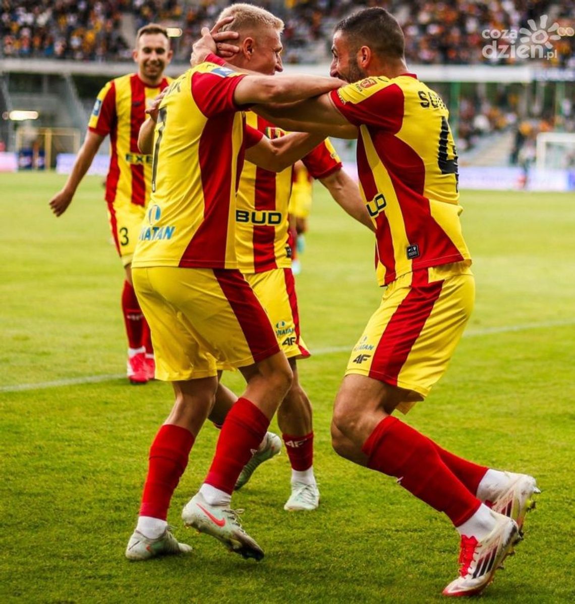 Święta Wojna dla Korony Kielce. Radomiak pokonany po rocznej przerwie Święta Wojna dla Korony Kielce. Radomiak pokonany po rocznej przerwie