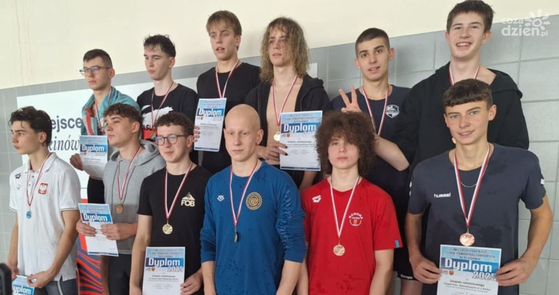 Świetna forma pływaków z kieleckiego liceum Świetna forma pływaków z kieleckiego liceum