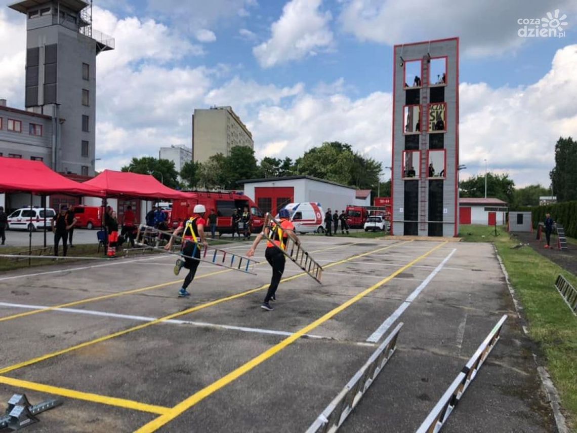 Świętokrzyscy strażacy sprawdzali swoje umiejętności i kondycję Świętokrzyscy strażacy sprawdzali swoje umiejętności i kondycję