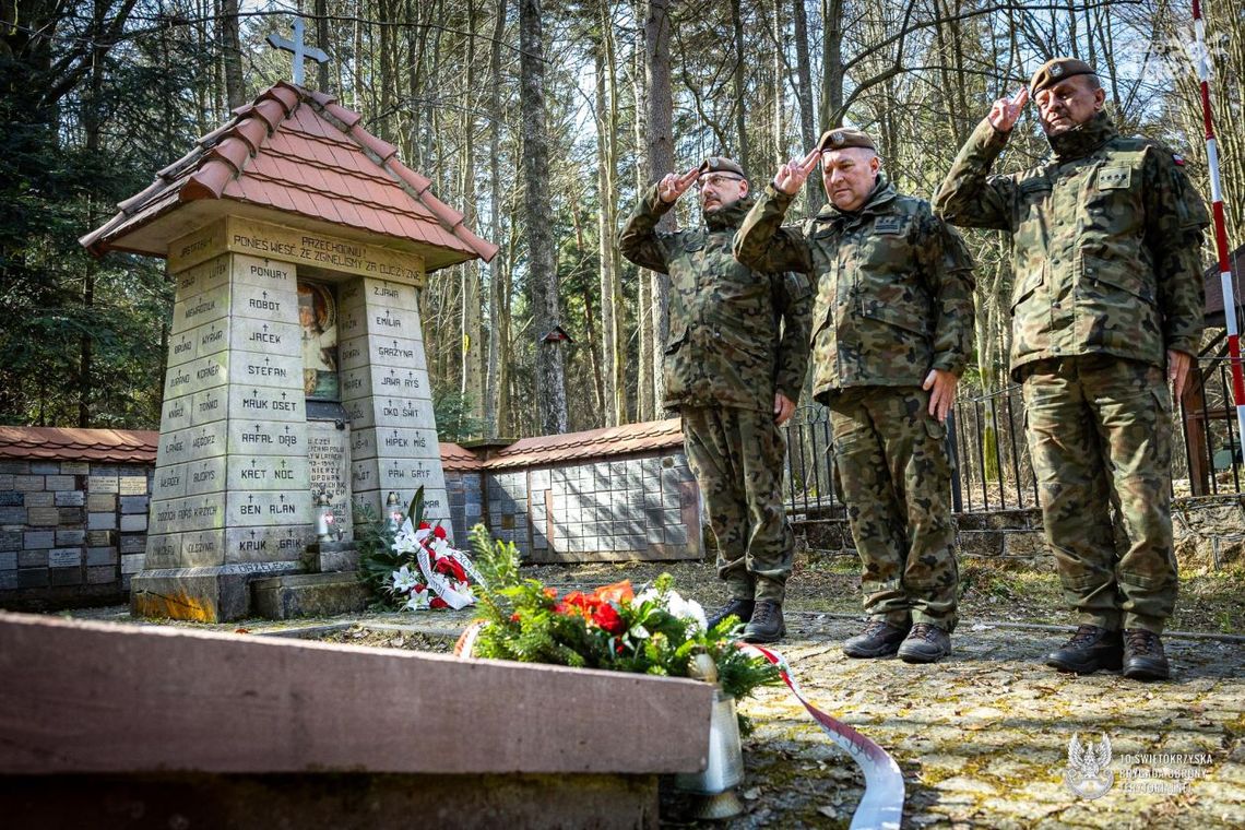 Świętokrzyscy terytorialsi oddali hołd majorowi „Nurtowi” w 50. rocznicę jego śmierci Świętokrzyscy terytorialsi oddali hołd majorowi „Nurtowi” w 50. rocznicę jego śmierci