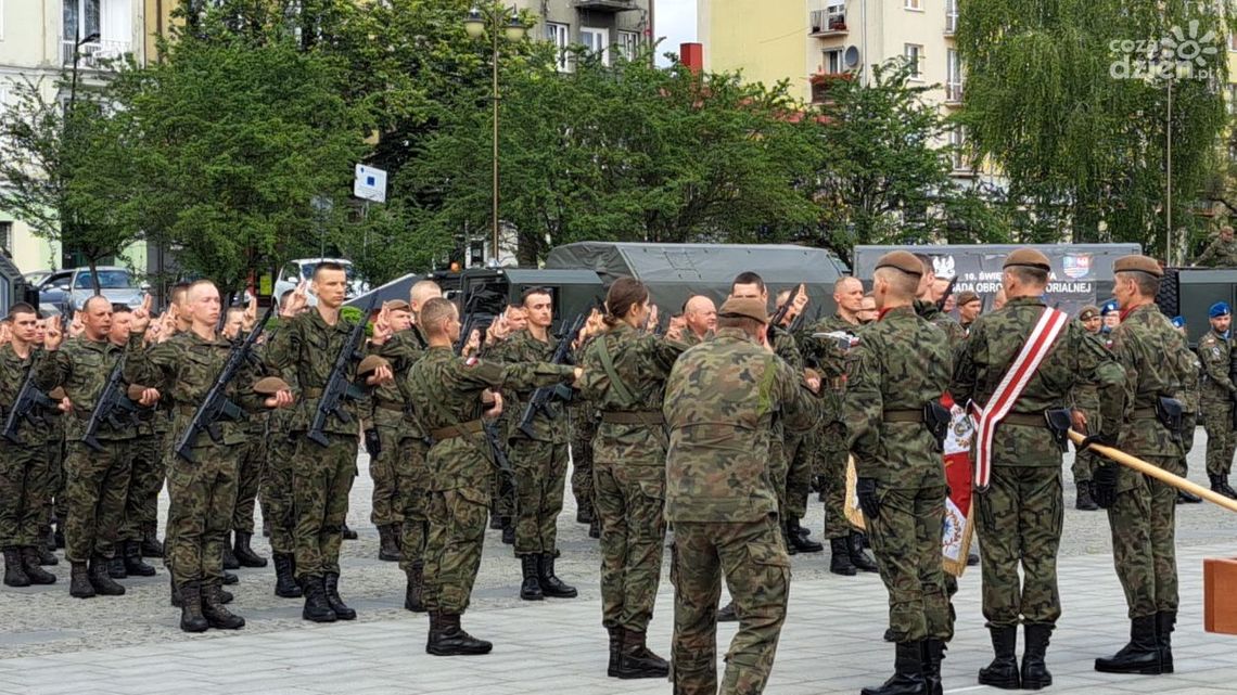 Świętokrzyscy terytorialsi składali przysięgę Świętokrzyscy terytorialsi składali przysięgę