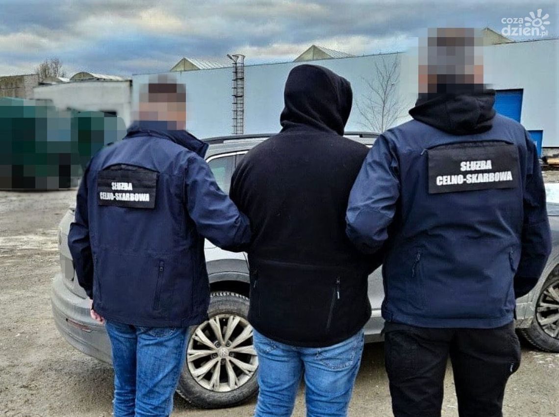 Świętokrzyska KAS rozbija siatkę oszustów podatkowych Świętokrzyska KAS rozbija siatkę oszustów podatkowych