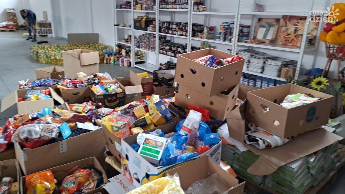 Świętokrzyski Bank Żywności rozpoczyna wydawanie świątecznych paczek Świętokrzyski Bank Żywności rozpoczyna wydawanie świątecznych paczek