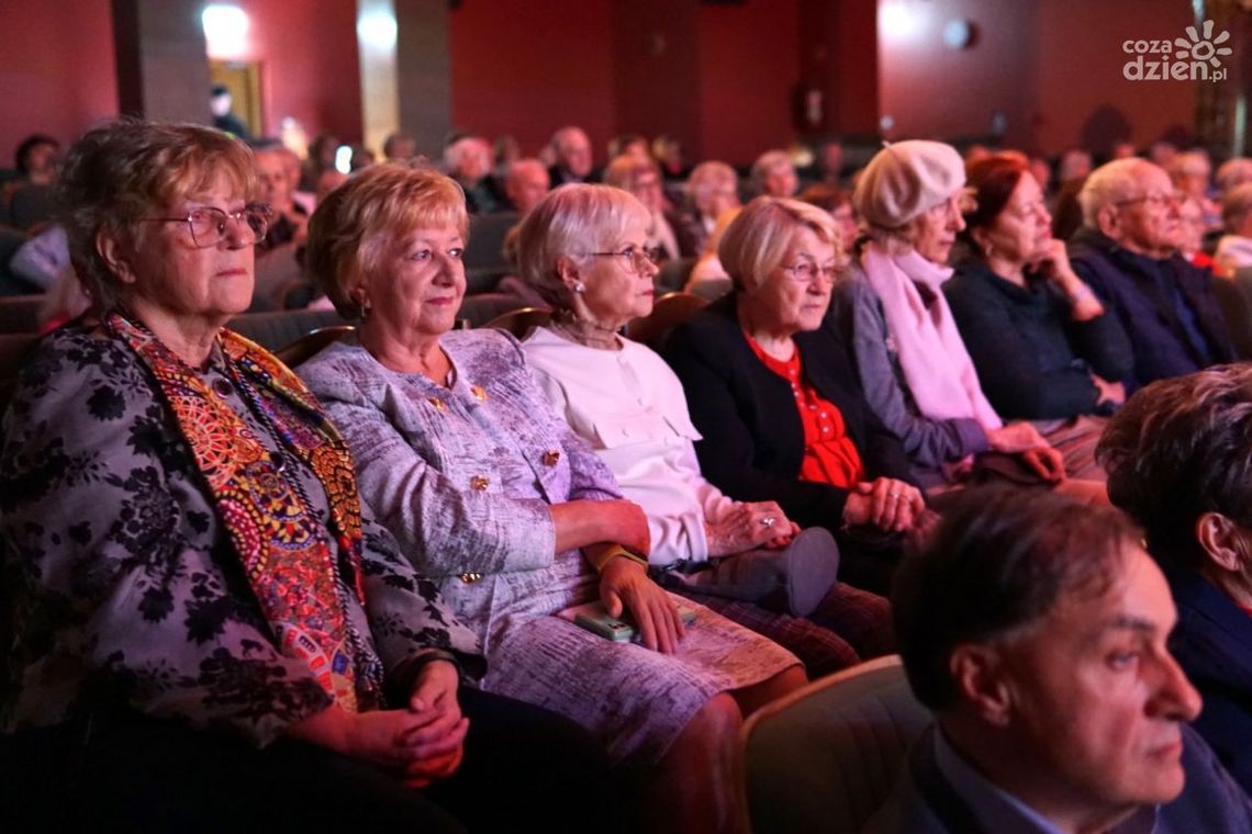 Świętokrzyski Uniwersytet Trzeciego Wieku rozpoczął nowy rok akademicki Świętokrzyski Uniwersytet Trzeciego Wieku rozpoczął nowy rok akademicki