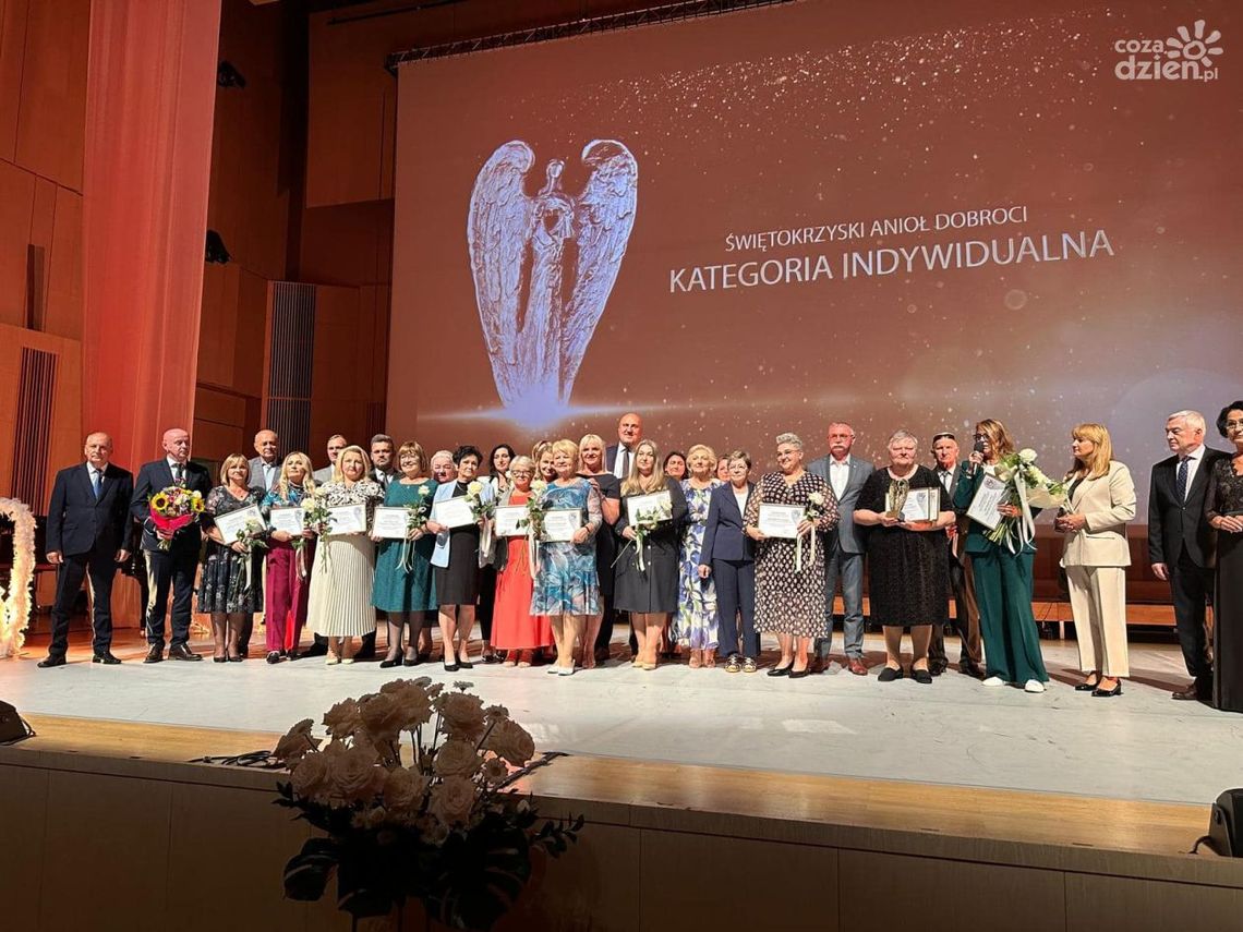 Świętokrzyskie Anioły Dobroci trafiły do ostrowieckich społeczników Świętokrzyskie Anioły Dobroci trafiły do ostrowieckich społeczników