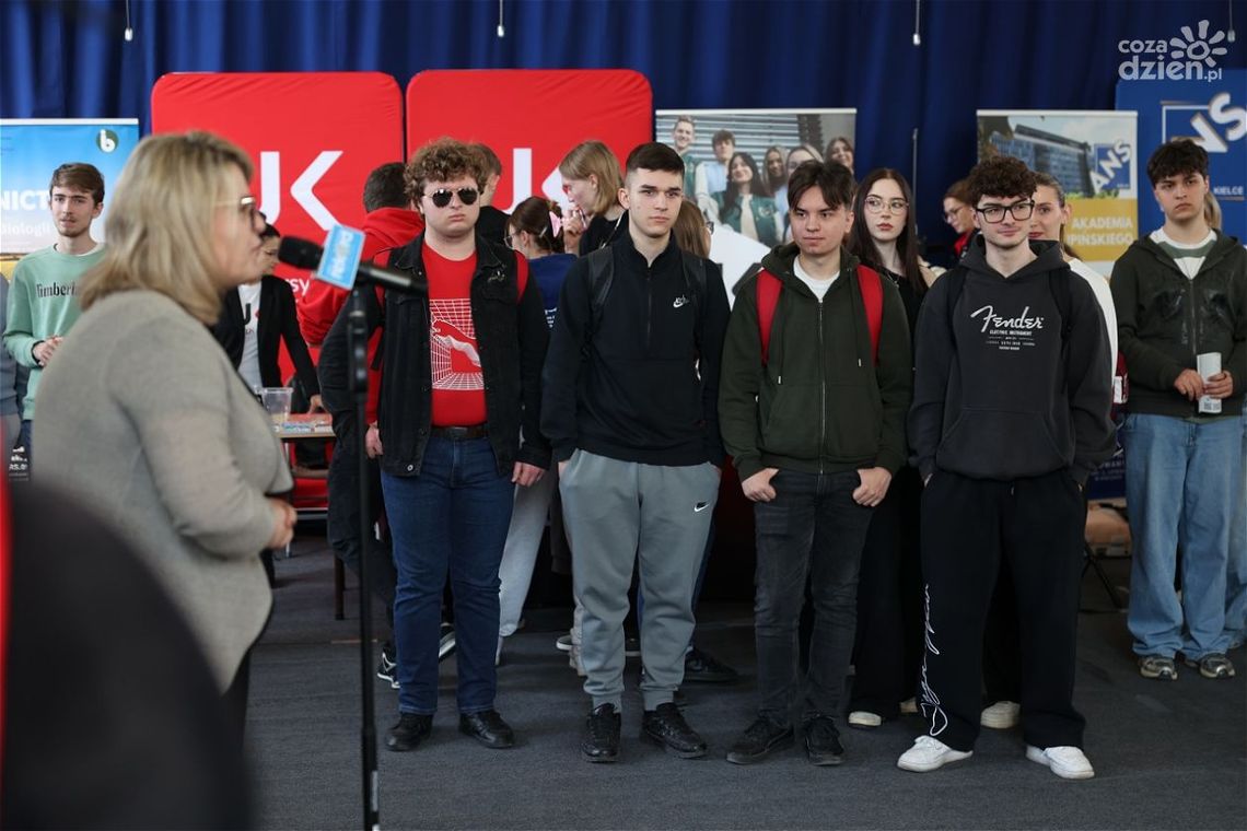 ŚWIĘTOKRZYSKIE TARGI EDUKACYJNE po raz trzeci w Starachowicach. Maturzyści poznają ofertę uczelni ŚWIĘTOKRZYSKIE TARGI EDUKACYJNE po raz trzeci w Starachowicach. Maturzyści poznają ofertę uczelni