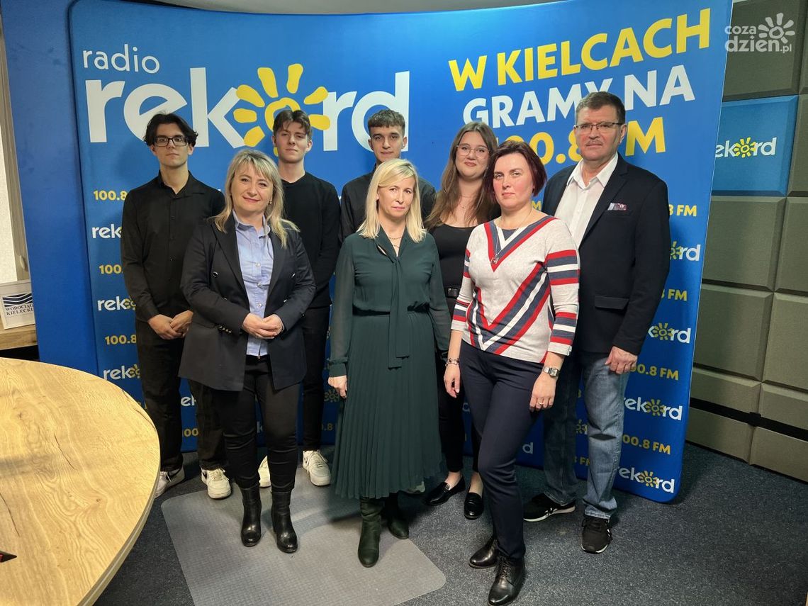 Świętokrzyskie Targi Edukacyjne w Zespole Szkół im. S. Staszica w Staszowie Świętokrzyskie Targi Edukacyjne w Zespole Szkół im. S. Staszica w Staszowie