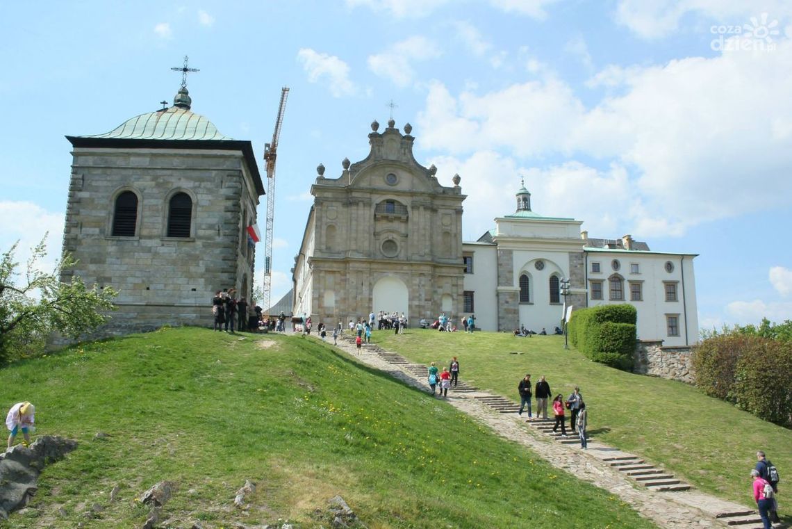 Święty Krzyż zaprasza wiernych i turystów Święty Krzyż zaprasza wiernych i turystów