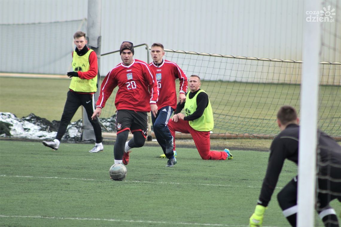 Świt nie zwalnia tempa