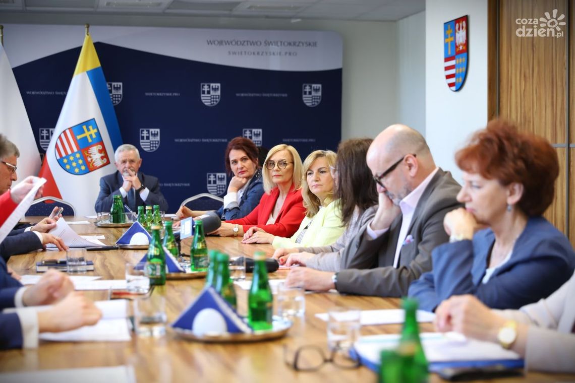 Sytuacja finansowa świętokrzyskich szpitali tematem obrad komisji sejmiku Sytuacja finansowa świętokrzyskich szpitali tematem obrad komisji sejmiku
