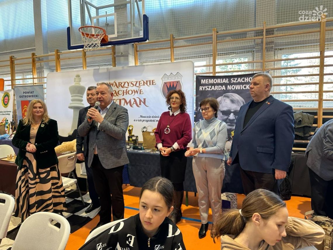 Szachowy hołd dla Ryszarda Nowickiego Szachowy hołd dla Ryszarda Nowickiego