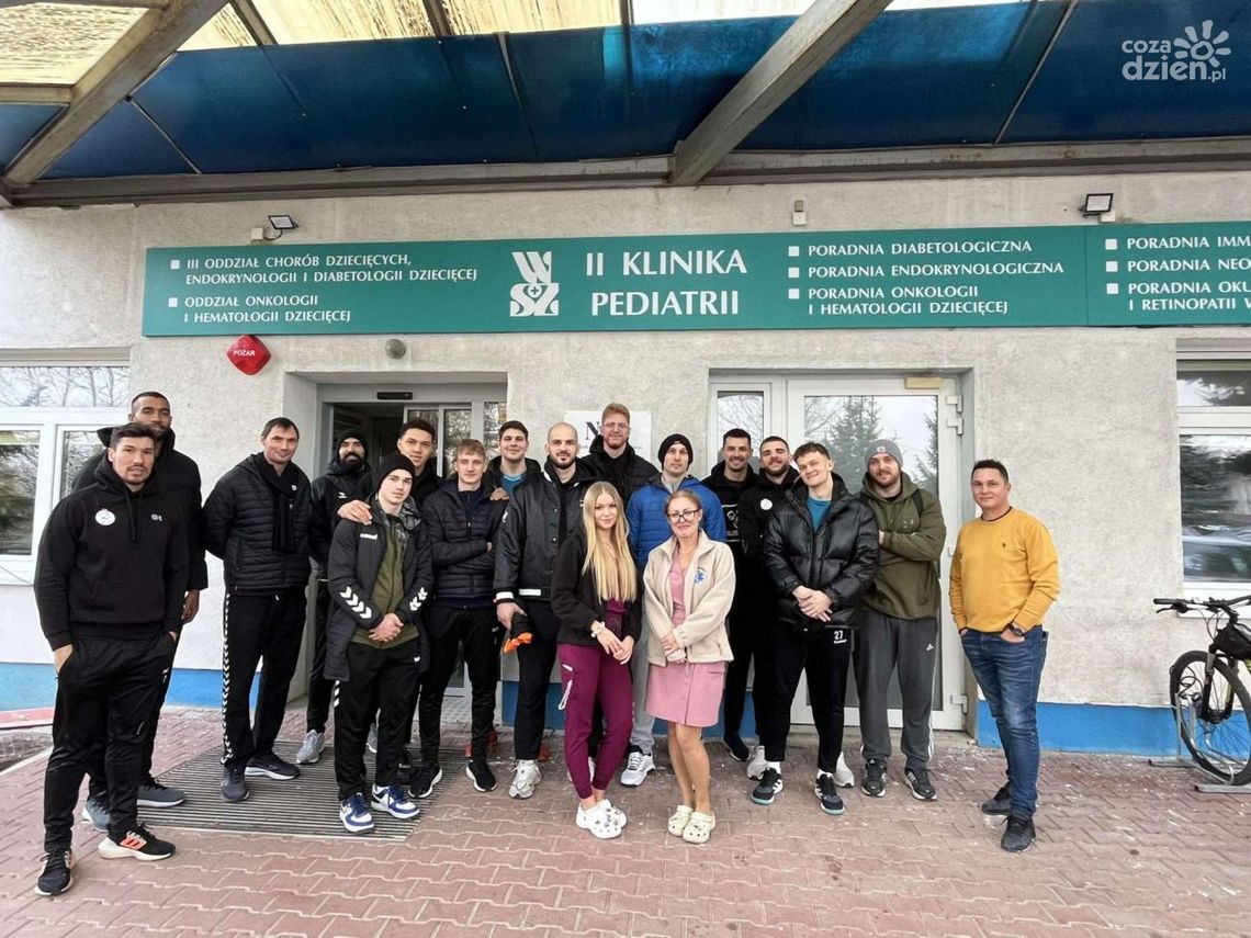 Szczypiorniści Industrii włączyli się do remontu oddziału endokrynologii dziecięcej Szczypiorniści Industrii włączyli się do remontu oddziału endokrynologii dziecięcej