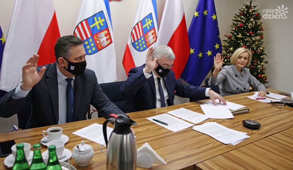 Szpitale z unijnym wsparciem - pieniądze trafiły do Skarżyska i Włoszczowy Szpitale z unijnym wsparciem - pieniądze trafiły do Skarżyska i Włoszczowy