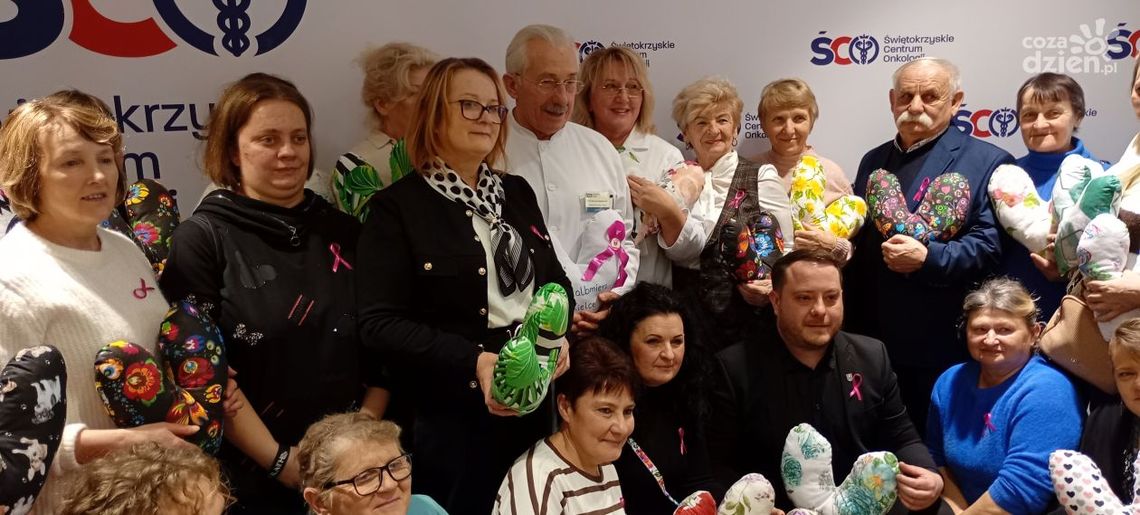 „Szycie od serca". Koła Gospodyń Wiejskich wspierają pacjentki Świętokrzyskiego Centrum Onkologii „Szycie od serca". Koła Gospodyń Wiejskich wspierają pacjentki Świętokrzyskiego Centrum Onkologii