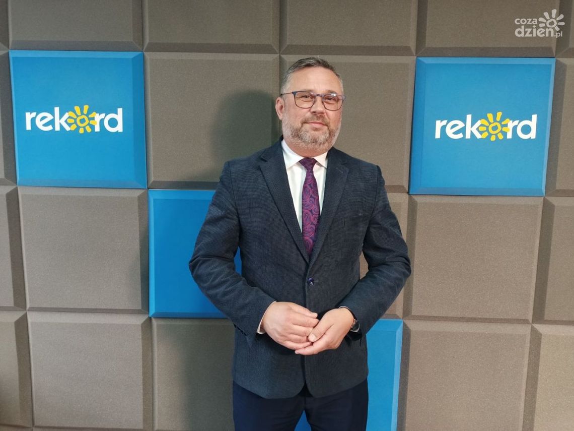 T. Jamka: "Do 15 listopada czekamy na wnioski o stypendia" T. Jamka: "Do 15 listopada czekamy na wnioski o stypendia"