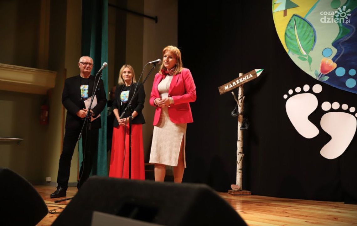 “Takie nasze wędrowanie…”- XXI Świętokrzyski Przegląd Artystyczny Osób Niepełnosprawnych w Chmielniku “Takie nasze wędrowanie…”- XXI Świętokrzyski Przegląd Artystyczny Osób Niepełnosprawnych w Chmielniku