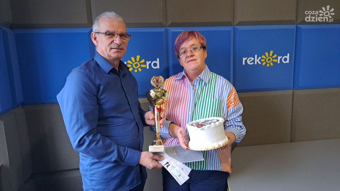 TAXI Ostrowiec nagradza najwierniejszą klientkę TAXI Ostrowiec nagradza najwierniejszą klientkę