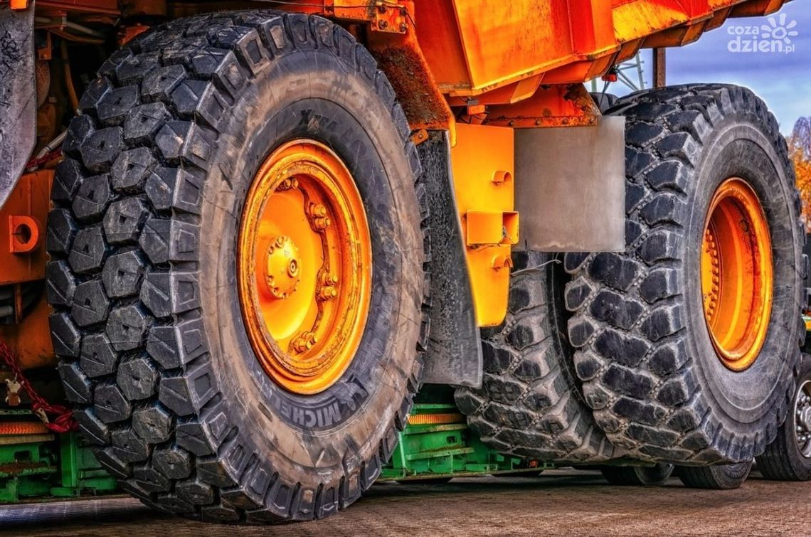 Te opony do koparek polecają budowlańcy. Zobacz, dlaczego Te opony do koparek polecają budowlańcy. Zobacz, dlaczego
