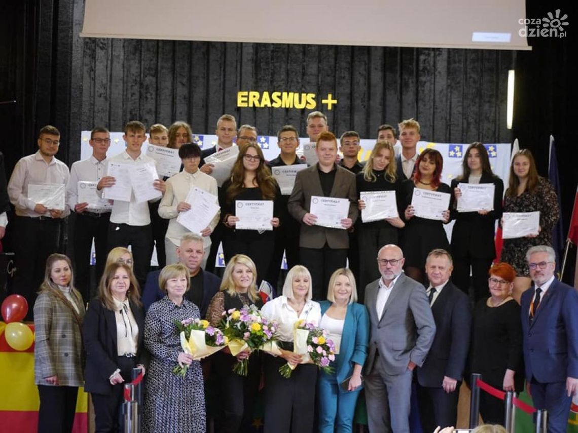 Technicy z Ostrowca z Europassami Technicy z Ostrowca z Europassami