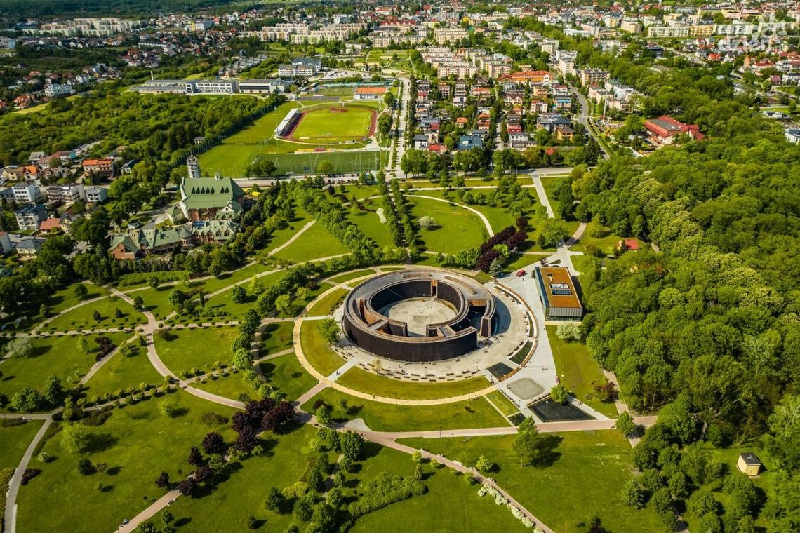 Tegoroczny sezon wakacyjny w regionie. Turyści zachwyceni Górami Świętokrzyskimi Tegoroczny sezon wakacyjny w regionie. Turyści zachwyceni Górami Świętokrzyskimi