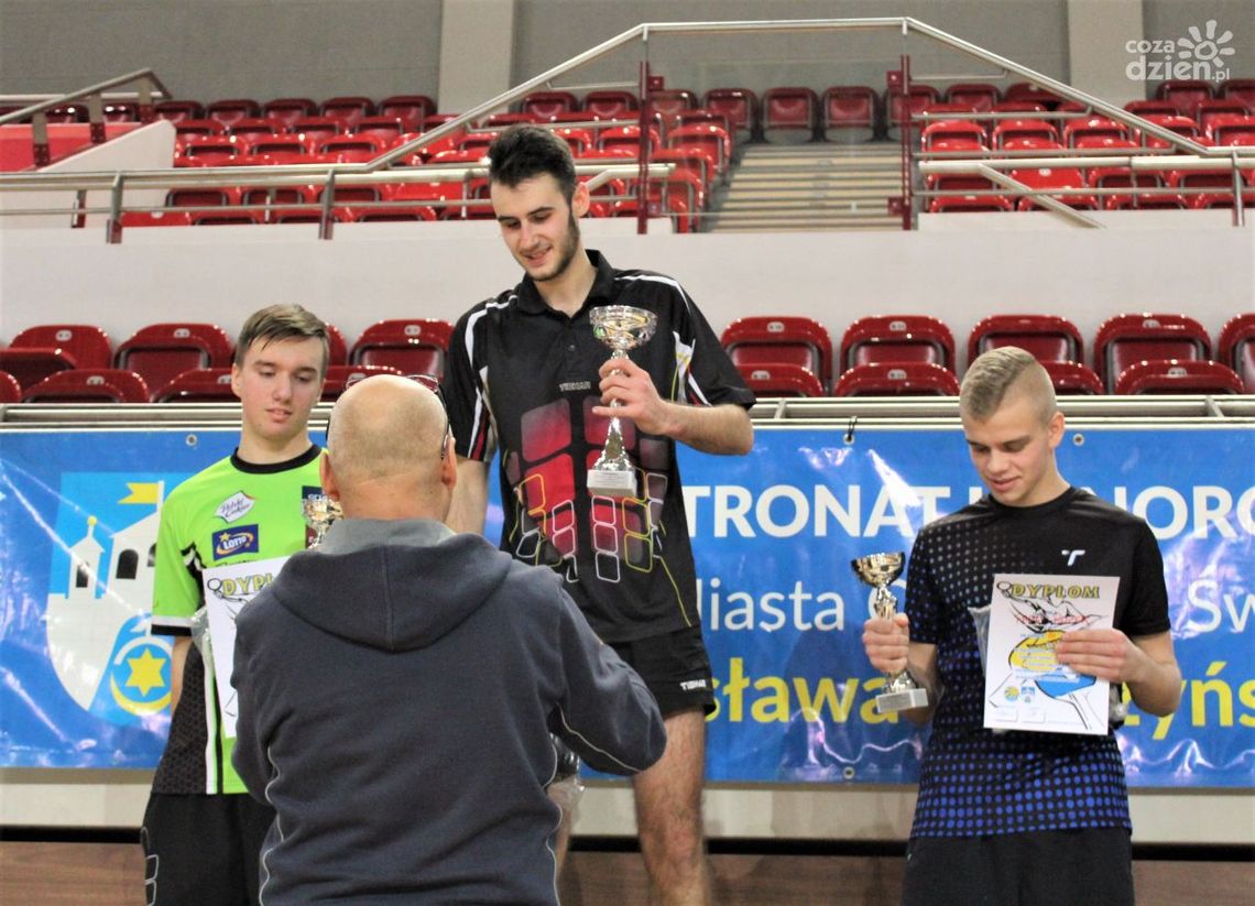 Tenisiści stołowi grali o Puchar Prezydenta Tenisiści stołowi grali o Puchar Prezydenta